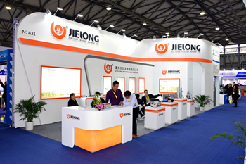 杰龙参加2019年2月27日在上海举行的R+T门窗展